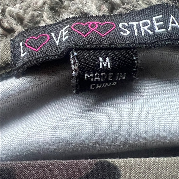 Shirt - Picture 2 of 3